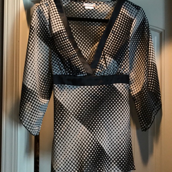 NightOut - Picture 1 of 3